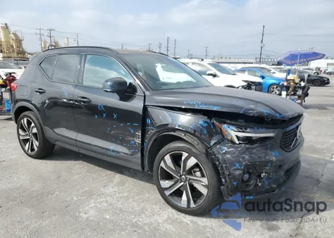 2024 Volvo Xc40 Plus z USA, uszkodzony, nr VIN YV4L12ULXR2209061